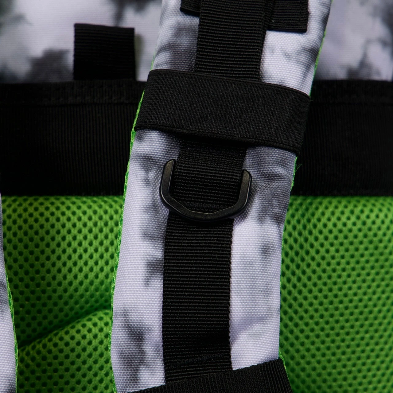 35L Backpack Timber Wolf Graffiti Green 16 35L Backpack Timber Wolf Graffiti Green - Image 16