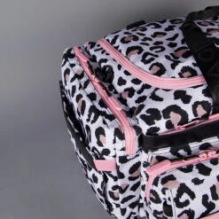 40L Ultimate Duffle Bag Leopard Pink Zip 37 40L Ultimate Duffle Bag Leopard Pink Zip -Wolfpak E5490F9E 61B6 40CD B12F 154166F8B8ED
