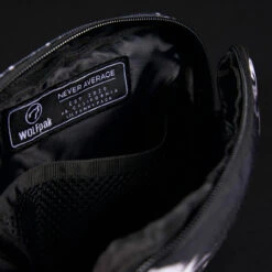 Crossbody Pack Black Lightning -Wolfpak FEF1C27F CF87 48EC 8A1F C9849B120D03